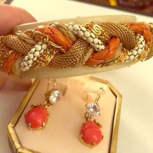 3/$20 Item Banana Republic Bangle & Earrings